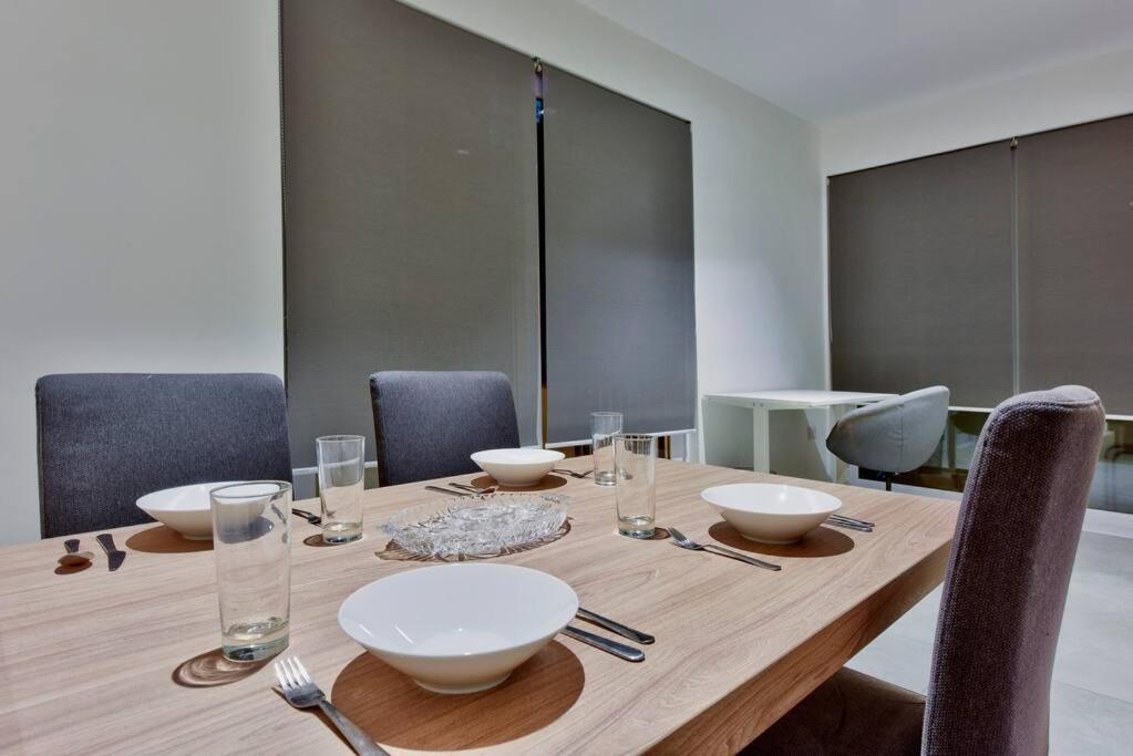 Modern 3 Bed & 2 Bth Apt スリーマ エクステリア 写真
