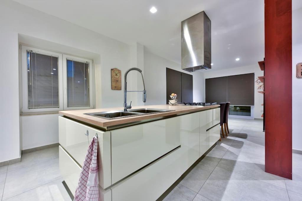 Modern 3 Bed & 2 Bth Apt スリーマ エクステリア 写真